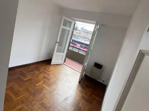 Departamento en Alquiler en Villa Ballester, $ 850.000