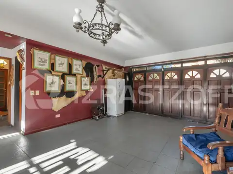 Casa 7 ambientes con 4 baños