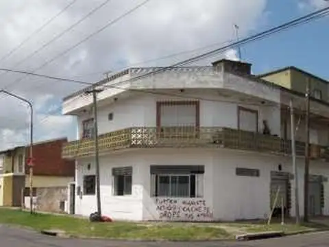 Local en Venta Via Púb.