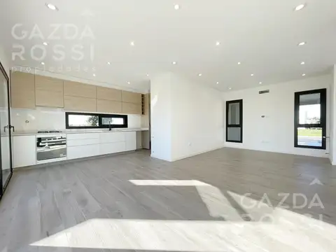 Casa a estrenar con pile, galería y cochera cubierta en San Simon 