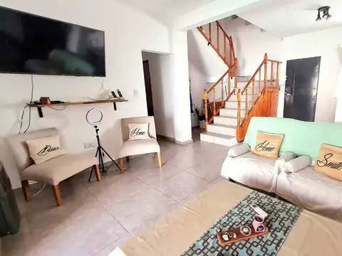 Casa en Venta con 2 cocheras