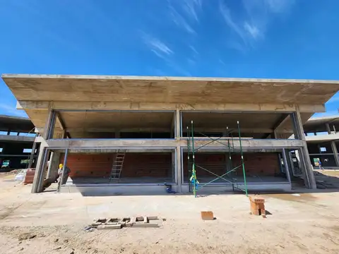 VENTA DE LOCAL COMERCIAL EN CARDINAL SHOPPING PILAR