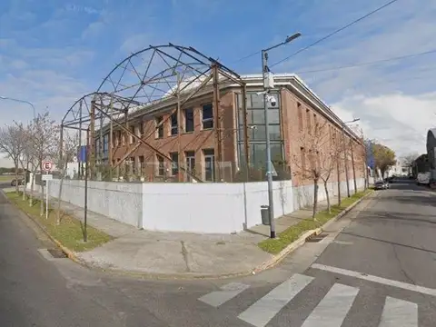 Av. Don Pedro de Mendoza al 2500