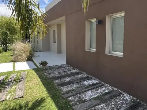 Casa en Venta al Este