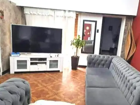 Depto Tipo Casa en Venta de 6 ambientes