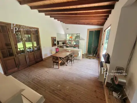 Casa 4 ambientes con 2 baños