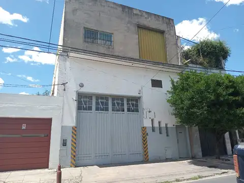 Galpón en alquiler en Ramos Mejia con Fuerza Motriz T2