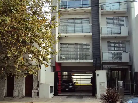 Vendo Dto 2 ambiente , SUM completamente equipado, baños, parrilla. freezer muy bueno