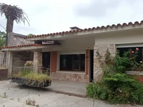 Venta casa 2 dorm. gge fosa fondo parrillero Colón
