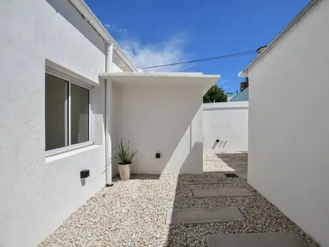Depto Tipo Casa en Venta en La Plata, USD 89.000
