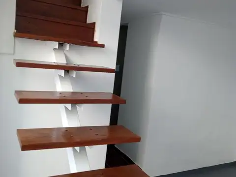 Depto Tipo Casa 2 ambientes con 1 baño