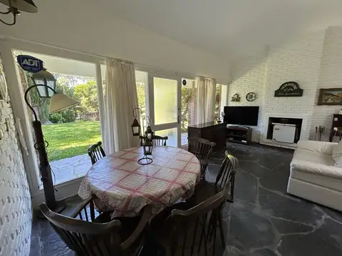 Casa en Alquiler en Cantegril, USD 2.500