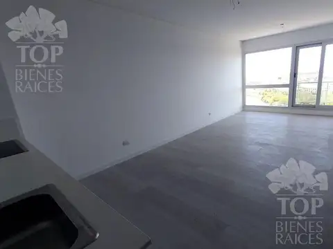 Remeros Beach, Sky I