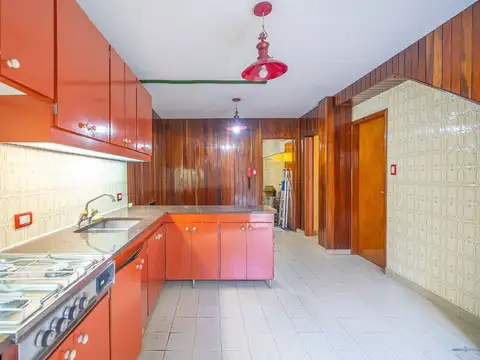 Venta Casa 4 dorm  jardín y cochera Colegiales