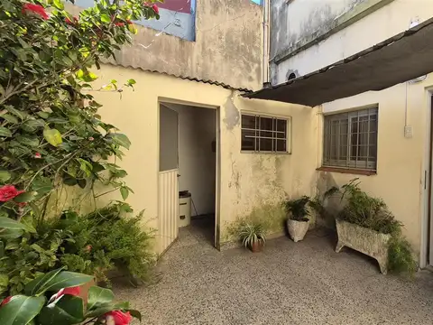 Depto Tipo Casa en Venta 50 años
