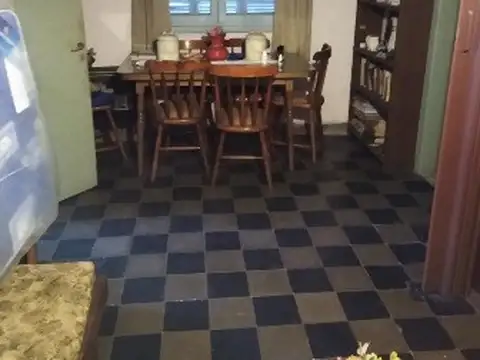 CASA EN BARRIO LA LOMA, AMPLIOS AMBIENTES