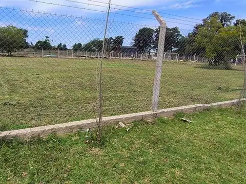 Camino al Circuito e/Piñeiro y Cabrera.