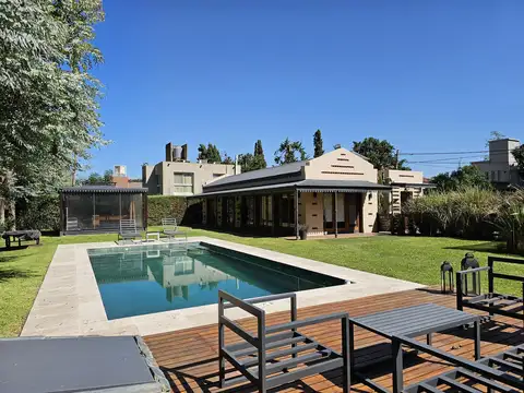 VENTA DE CASA EN BANCO PROVINCIA SOBRE 3 LOTES UNIFICADOS