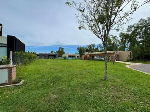 Venta Lote interno barrio Santa Emilia Pilar del Este
