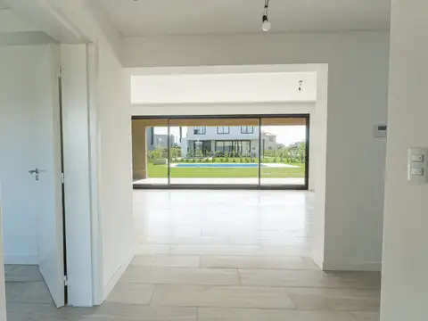 Casa en Venta en Belen De Escobar, USD 385.000