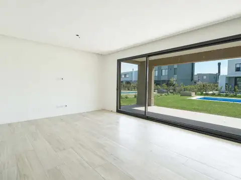 Casa 5 ambientes con 3 baños