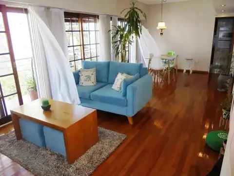 PISO 4 DORMITORIOS Y DOS COCHERAS  Próximo A Pedro Goyena Y Plaza Misericordia