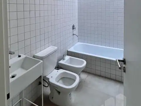 Depto Tipo Casa 4 ambientes con 2 baños