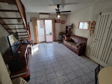 Depto Tipo Casa 3 ambientes con 1 baño