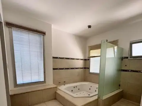 Casa en Alquiler al Oeste