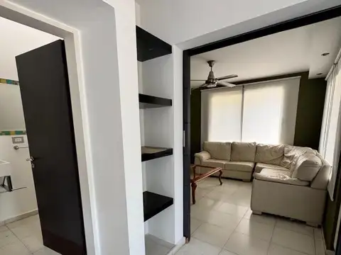 Casa en Alquiler con 2 cocheras