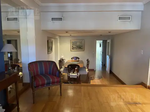 Casa 9 ambientes con 5 baños