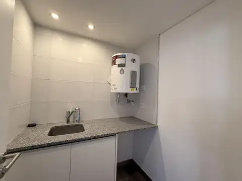 Fortunato de la Plaza esq. Gianelli - Local 3