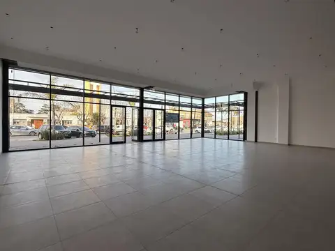 Fortunato de la Plaza esq. Gianelli - Local 3