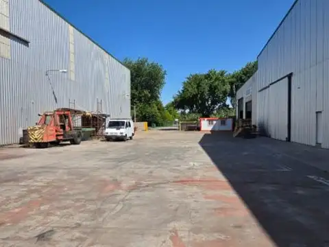 Galpon en Alquiler 28  mts Frente