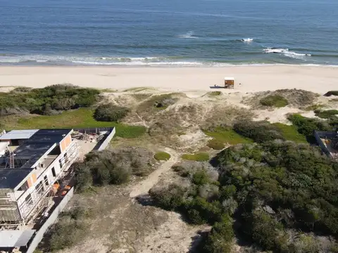 únicos 2000 mts2 sobre el mar en jose Ignacio