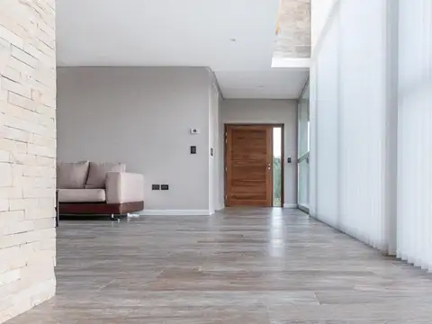 CASA 6 AMBIENTES C/PILETA ARENAS DEL SUR