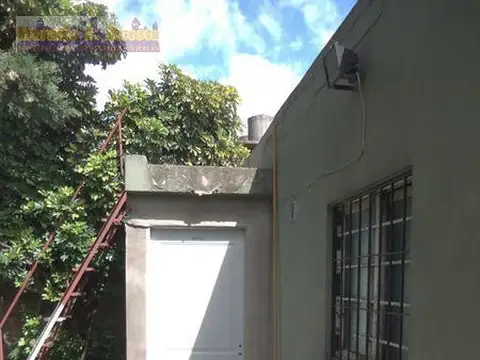 Casa 5 ambientes con 1 baño