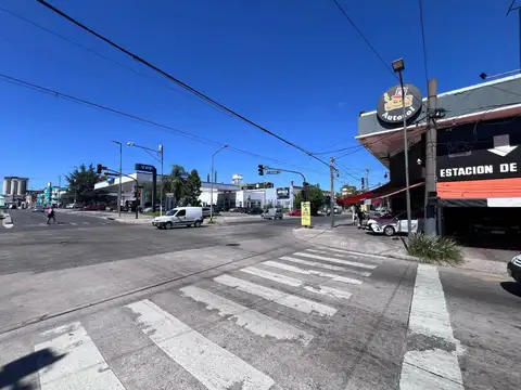 Local en Alquiler en Villa Lynch, USD 3.800