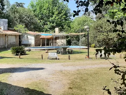 Casa en Venta con 3 cocheras