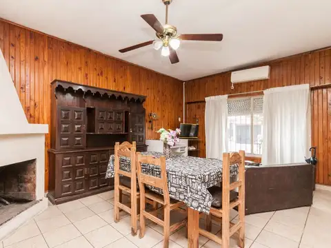 VENTA CASA 3 AMBIENTES EN LUIS GUILLÓN