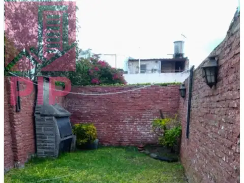 Casa en Alquiler con 1 cochera