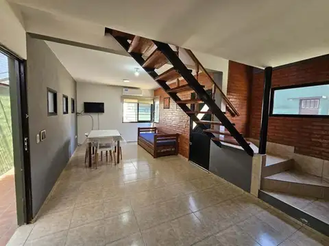 VENTA CASA DUPLEX 1 DORMITORIO VILLA CARLOS PAZ