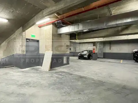 Cochera  Venta - Olivos