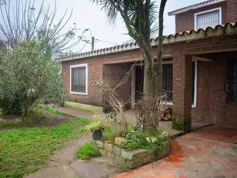 Oportunidad Unica  Tres Casas en un Padrón