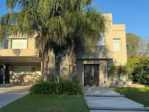 CASA EN HARAS SANTA MARIA