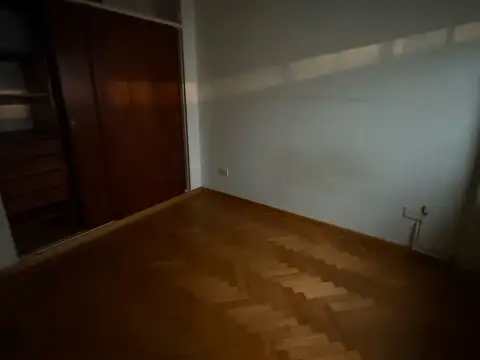 VENTA DOS AMBIENTES EN VILLA URQUIZA R CON PATIO Y MUY AMPLIO PARA ACTUALIZAR