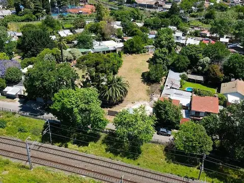 Terreno de 1700 m2 con escritura, ubicado en Turdera, al límite con Adrogué. Lomas de Zamora.