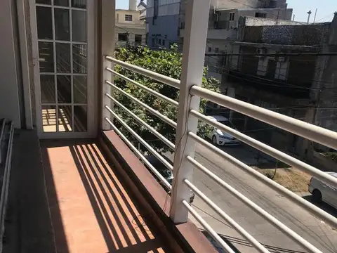 Departamento en Alquiler en Caseros, $ 650.000