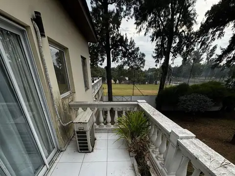 Quinta y Salon de Fiestas en Venta. Paso del Rey