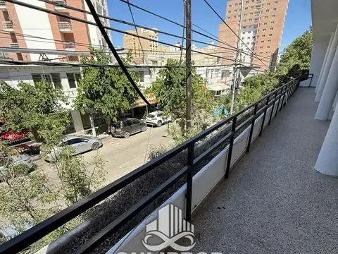 Oficina 7 ambientes con 3 baños